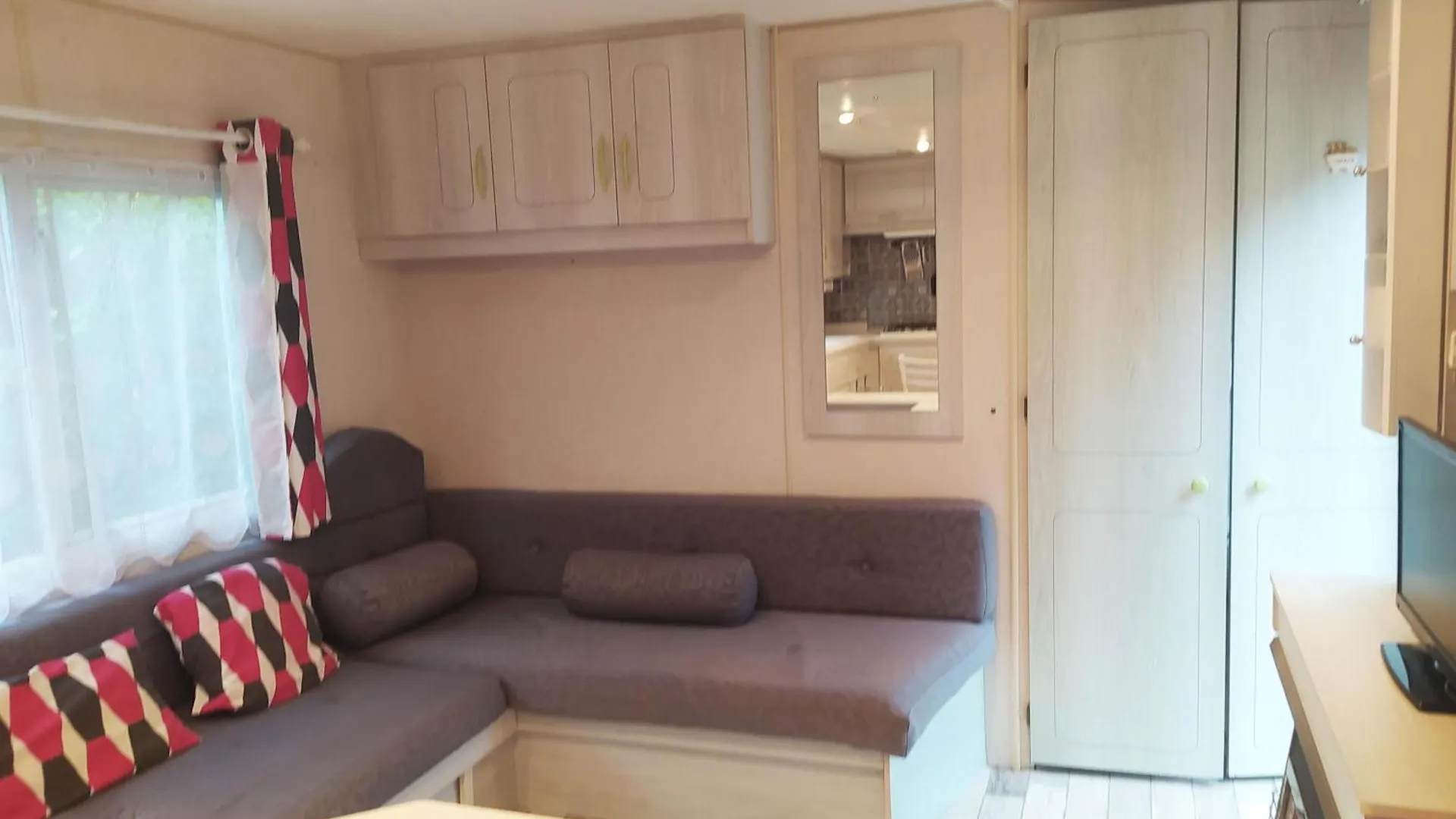 Mobile-Home Tout Confort A 25Min De St Etienne Et Annonay Saint-Sauveur-en-Rue 0*,  France