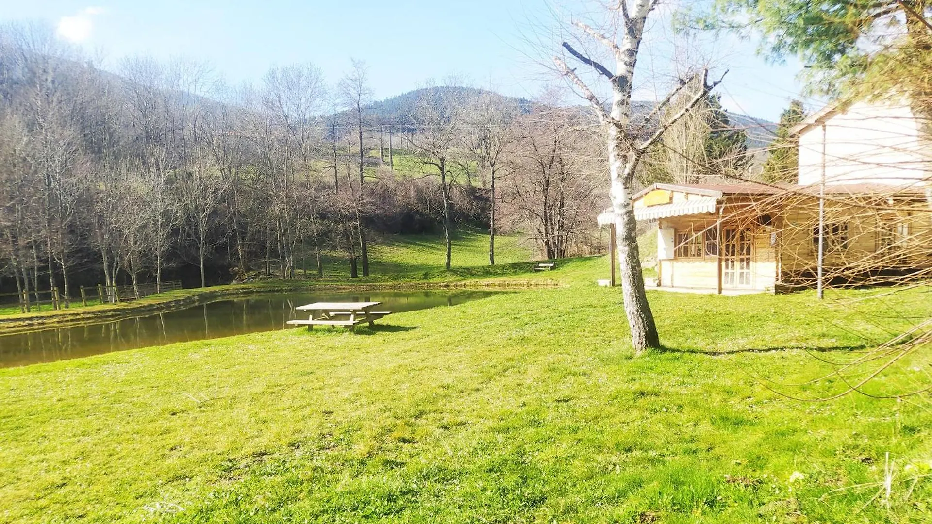 Mobile-Home Tout Confort A 25Min De St Etienne Et Annonay Saint-Sauveur-en-Rue Holiday home